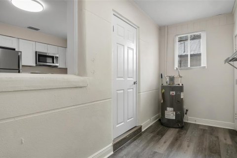 House in Tampa, Florida 3 bedrooms, 101.08 sq.m. № 2225008 - photo 30