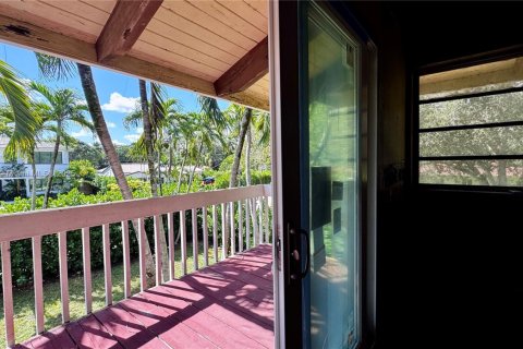 Villa ou maison à vendre à Biscayne Park, Floride: 5 chambres, 365.38 m2 № 1950903 - photo 14