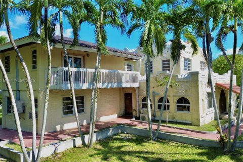 Villa ou maison à vendre à Biscayne Park, Floride: 5 chambres, 365.38 m2 № 1950903 - photo 16