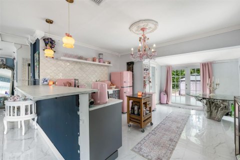 Casa en venta en Miami, Florida, 2 dormitorios № 1969869 - foto 16