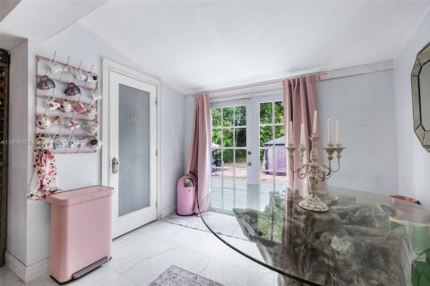 Casa en venta en Miami, Florida, 2 dormitorios № 1969869 - foto 21