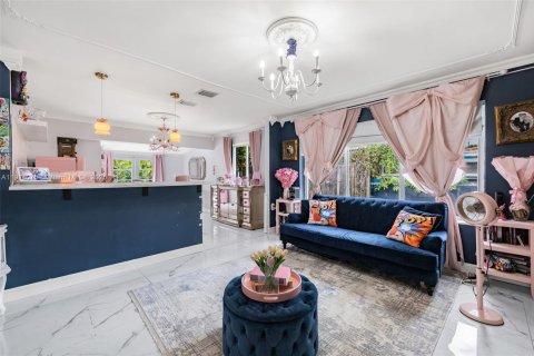Casa en venta en Miami, Florida, 2 dormitorios № 1969869 - foto 11