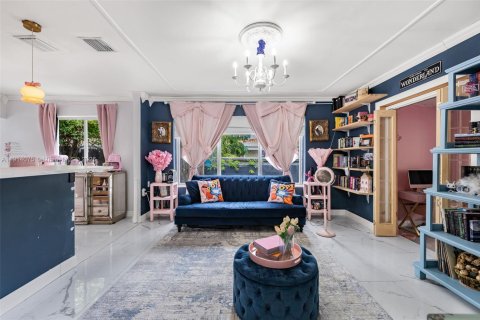 Casa en venta en Miami, Florida, 2 dormitorios № 1969869 - foto 12