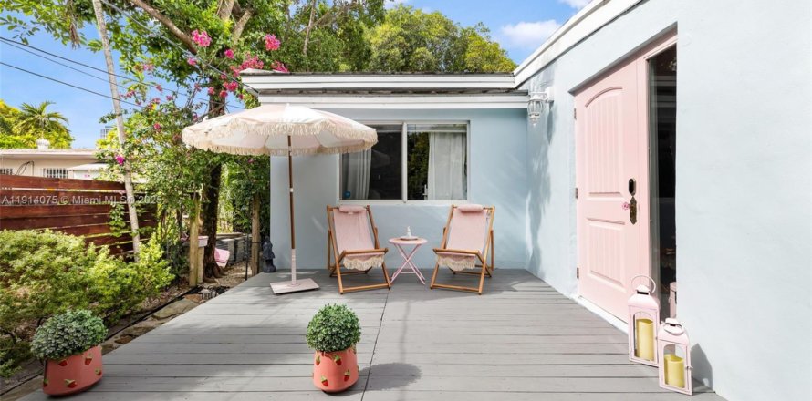 Casa en Miami, Florida 2 dormitorios № 1969869