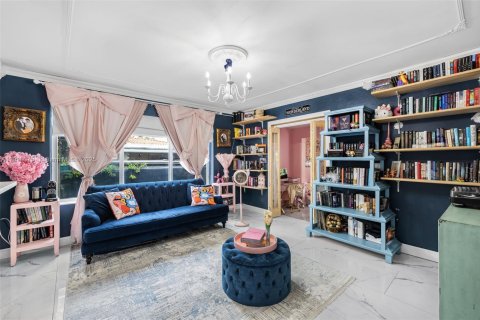 Casa en venta en Miami, Florida, 2 dormitorios № 1969869 - foto 13