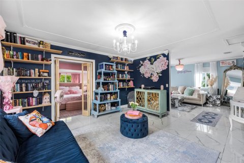 Casa en venta en Miami, Florida, 2 dormitorios № 1969869 - foto 14