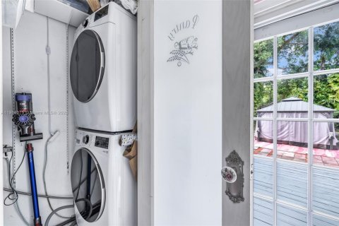 Casa en venta en Miami, Florida, 2 dormitorios № 1969869 - foto 22