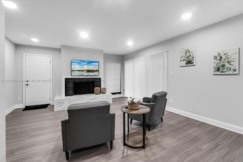 House in Clearwater, Florida 3 bedrooms, 170.01 sq.m. № 2058574 - photo 23