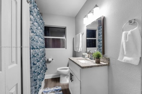 House in Clearwater, Florida 3 bedrooms, 170.01 sq.m. № 2058574 - photo 12