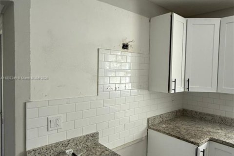 House in Clearwater, Florida 3 bedrooms, 170.01 sq.m. № 2058574 - photo 29