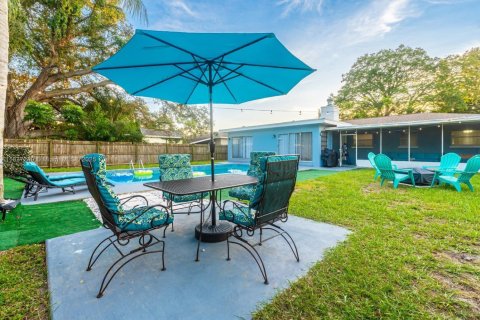 House in Clearwater, Florida 3 bedrooms, 170.01 sq.m. № 2058574