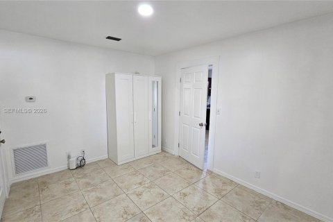 House in Dania Beach, Florida 2 bedrooms, 144 sq.m. № 2067419 - photo 4