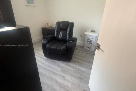 Adosado en venta en Miami, Florida, 3 dormitorios, 122.54 m2 № 1960960 - foto 13