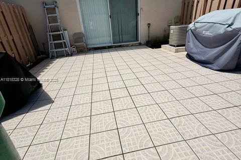Adosado en venta en Miami, Florida, 3 dormitorios, 122.54 m2 № 1960960 - foto 28