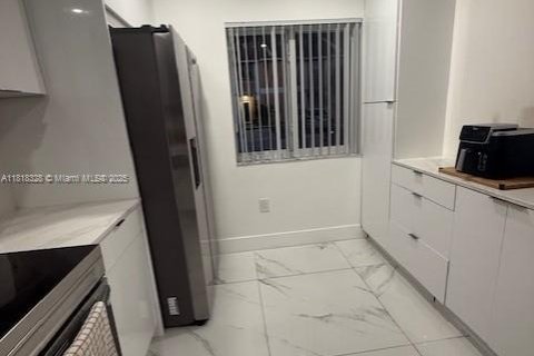 Adosado en venta en Miami, Florida, 3 dormitorios, 122.54 m2 № 1960960 - foto 11