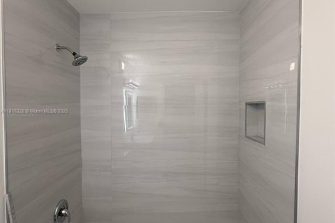 Adosado en venta en Miami, Florida, 3 dormitorios, 122.54 m2 № 1960960 - foto 26