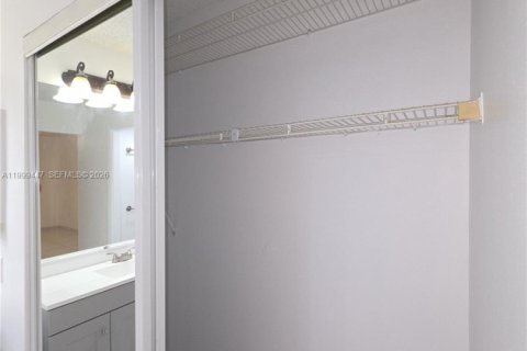 Снять в аренду кондоминиум в Майами, Флорида 2 спальни, 80.82м2, № 2091237 - фото 9
