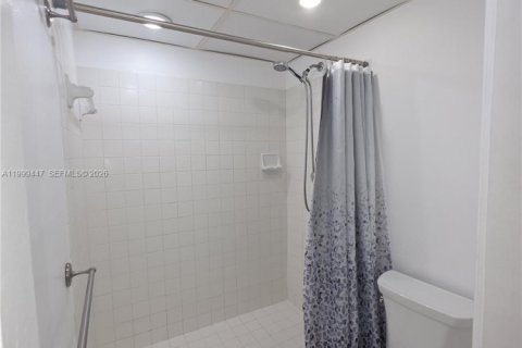 Снять в аренду кондоминиум в Майами, Флорида 2 спальни, 80.82м2, № 2091237 - фото 28
