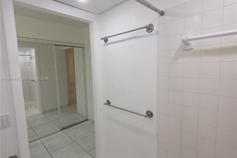 Снять в аренду кондоминиум в Майами, Флорида 2 спальни, 80.82м2, № 2091237 - фото 21