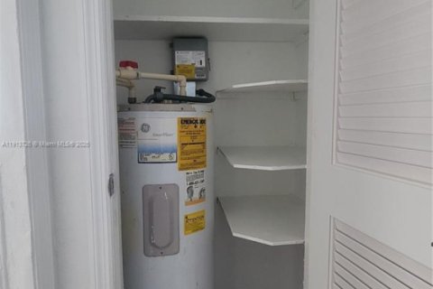 Appartement à louer à Miami, Floride: 2 chambres, 83.61 m2 № 1968933 - photo 24