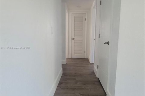 Appartement à louer à Miami, Floride: 2 chambres, 83.61 m2 № 1968933 - photo 18