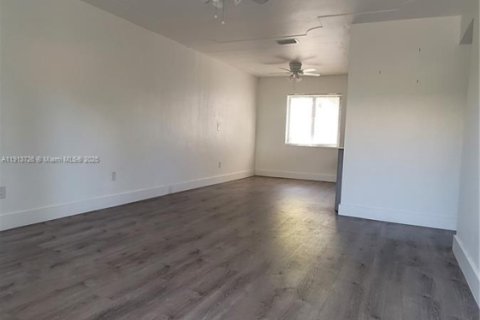 Appartement à louer à Miami, Floride: 2 chambres, 83.61 m2 № 1968933 - photo 12