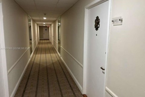 Copropriété à louer à Miami, Floride: 1 chambre, 74.69 m2 № 2031410 - photo 25