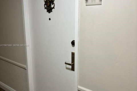 Copropriété à louer à Miami, Floride: 1 chambre, 74.69 m2 № 2031410 - photo 24