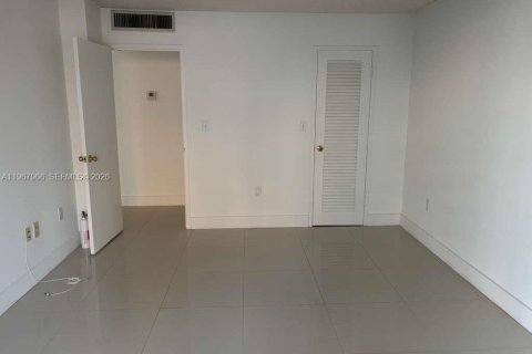 Copropriété à louer à Miami, Floride: 1 chambre, 74.69 m2 № 2031410 - photo 10
