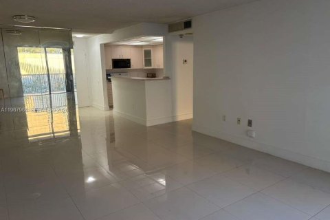 Copropriété à louer à Miami, Floride: 1 chambre, 74.69 m2 № 2031410 - photo 7