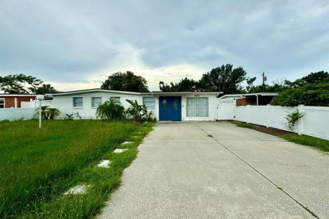 Casa en Tampa, Florida 6 dormitorios, 170.57 m2 № 2266394