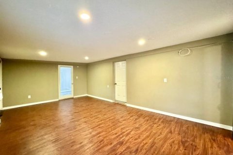 House in Tampa, Florida 6 bedrooms, 170.57 sq.m. № 2266394 - photo 27