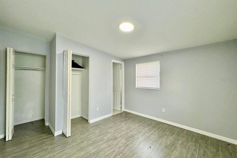 House in Tampa, Florida 6 bedrooms, 170.57 sq.m. № 2266394 - photo 18