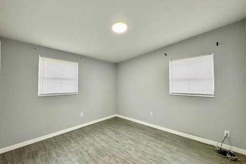 House in Tampa, Florida 6 bedrooms, 170.57 sq.m. № 2266394 - photo 17