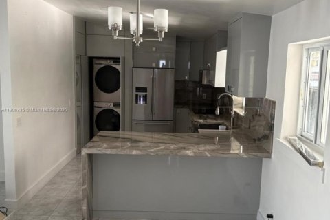 Снять в аренду виллу или дом в Майами, Флорида 3 спальни, 132.94м2, № 1963587 - фото 14