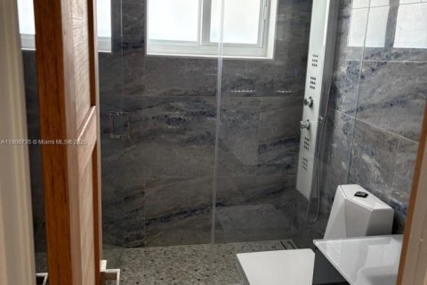 Снять в аренду виллу или дом в Майами, Флорида 3 спальни, 132.94м2, № 1963587 - фото 6