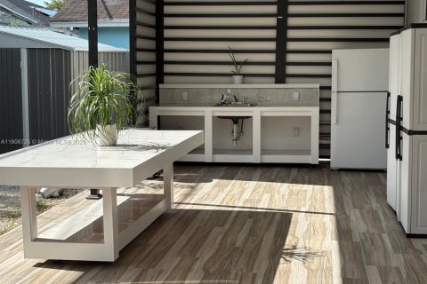 Снять в аренду виллу или дом в Майами, Флорида 3 спальни, 132.94м2, № 1963587 - фото 15