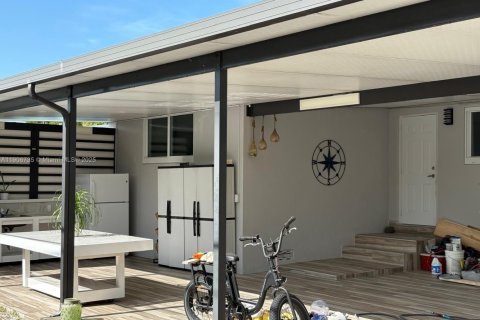 Снять в аренду виллу или дом в Майами, Флорида 3 спальни, 132.94м2, № 1963587 - фото 21