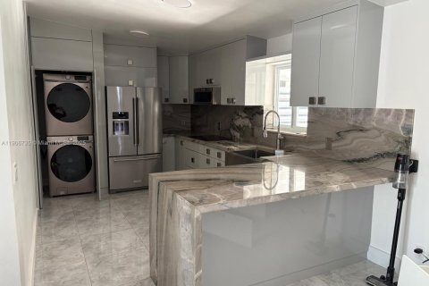 Снять в аренду виллу или дом в Майами, Флорида 3 спальни, 132.94м2, № 1963587 - фото 12