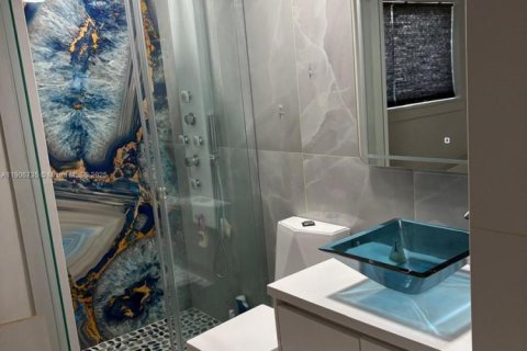 Снять в аренду виллу или дом в Майами, Флорида 3 спальни, 132.94м2, № 1963587 - фото 5