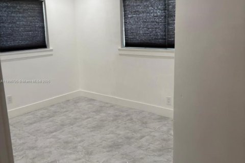 Снять в аренду виллу или дом в Майами, Флорида 3 спальни, 132.94м2, № 1963587 - фото 4