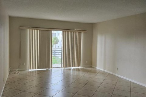 Condominio en venta en Dania Beach, Florida, 1 dormitorio, 73.39 m2 № 2240119 - foto 2