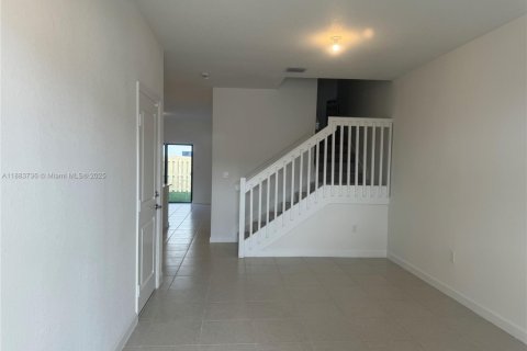 Townhouse in Miami, Florida 3 bedrooms № 1930816 - photo 3