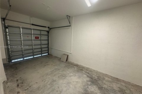 Townhouse in Miami, Florida 3 bedrooms № 1930816 - photo 21