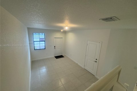 Townhouse in Miami, Florida 3 bedrooms № 1930816 - photo 20