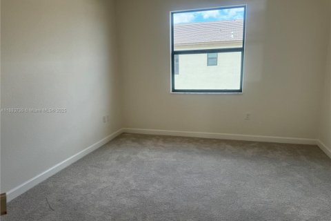 Townhouse in Miami, Florida 3 bedrooms № 1930816 - photo 10