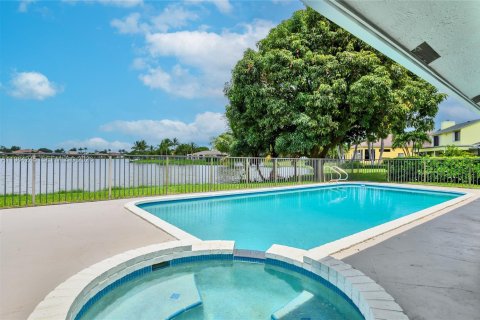 Casa en venta en Boca Raton, Florida, 4 dormitorios, 215.35 m2 № 2046787 - foto 25