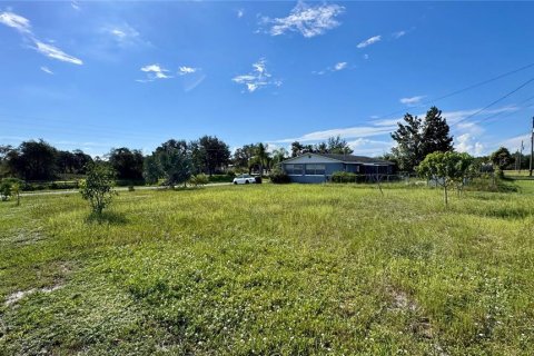 House in Frostproof, Florida 2 bedrooms, 104.05 sq.m. № 1904490 - photo 5