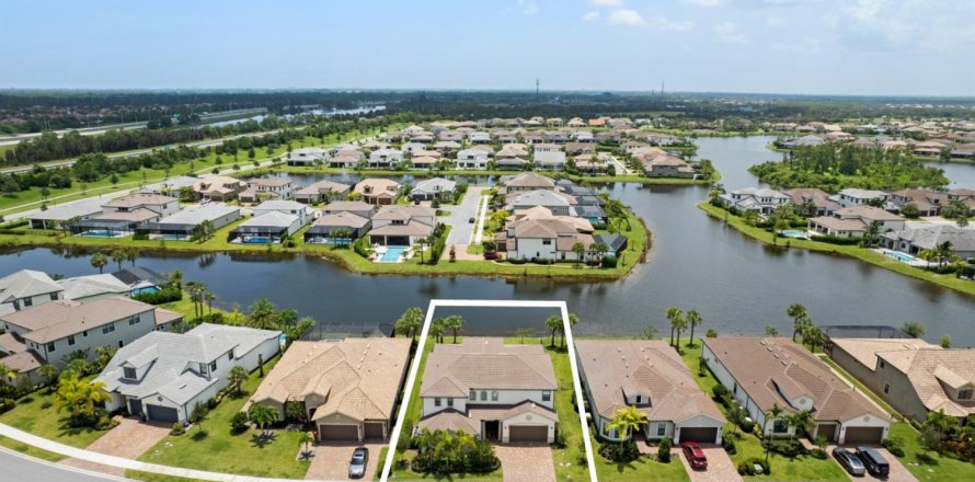 Casa en Jupiter, Florida 4 dormitorios, 441.94 m2 № 648226