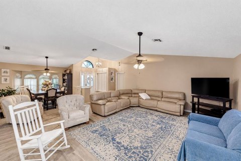 Villa ou maison à vendre à Spring Hill, Floride: 4 chambres, 201.04 m2 № 2416326 - photo 16